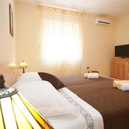 Apartment Beautiful Sandy Beach Split