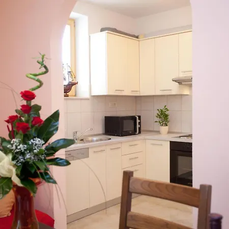 Beautiful Sandy Split